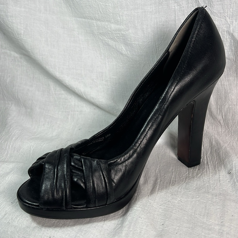 Cole Haan Black Leather Heeled Pumps - 10